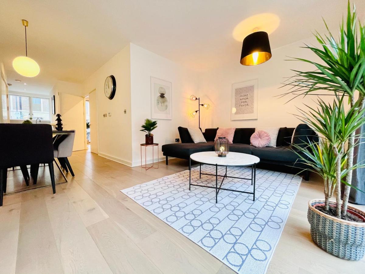 Olympic Family Home, With Own Garden Bliss *
