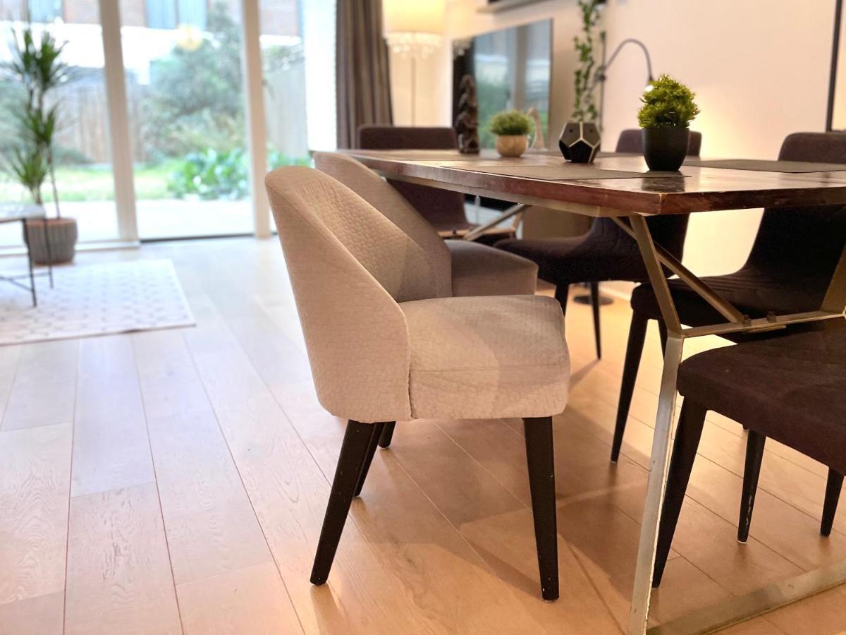 Olympic Family Home, With Own Garden Bliss * Londra
