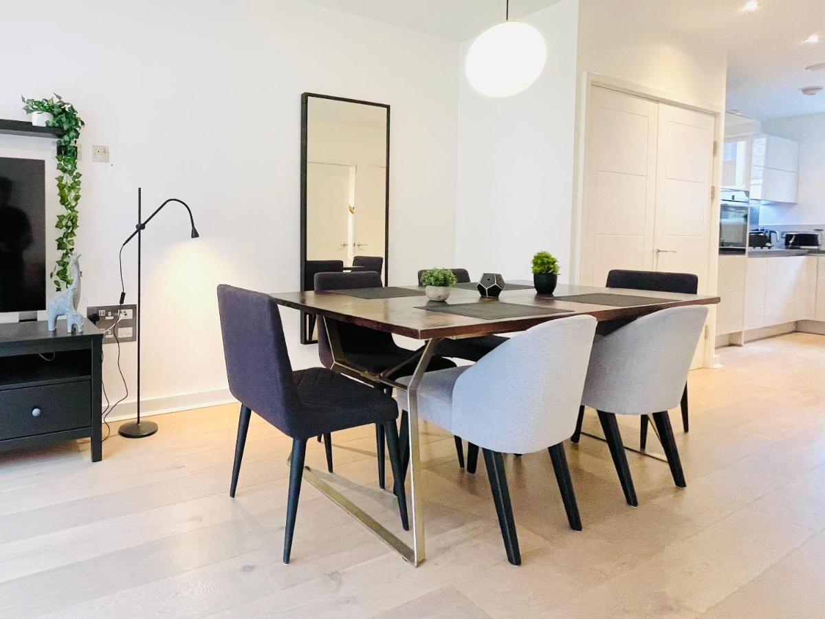 Olympic Family Home, With Own Garden Bliss * Londra